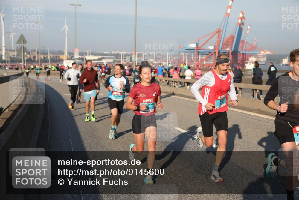03.10.2025 - Köhlbrandbrückenlauf Yannick Fuchs http://msf.ph/oto/9145600 03.10.2025 08:34:53 Position 2  meine-sportfotos.de