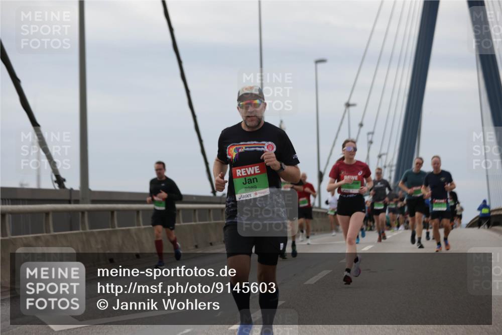 03.10.2025 - Köhlbrandbrückenlauf Jannik Wohlers http://msf.ph/oto/9145603 03.10.2025 15:47:19 Position 1 8989 meine-sportfotos.de