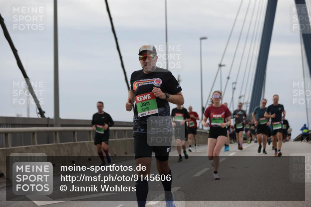 03.10.2025 - Köhlbrandbrückenlauf Jannik Wohlers http://msf.ph/oto/9145606 03.10.2025 15:47:19 Position 1 8989 meine-sportfotos.de