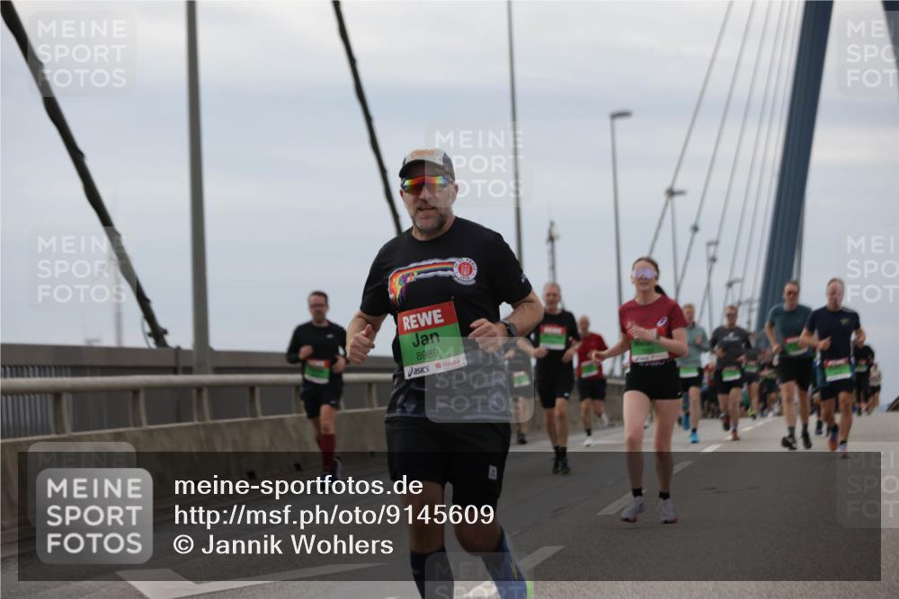 03.10.2025 - Köhlbrandbrückenlauf Jannik Wohlers http://msf.ph/oto/9145609 03.10.2025 15:47:19 Position 1 8989 meine-sportfotos.de