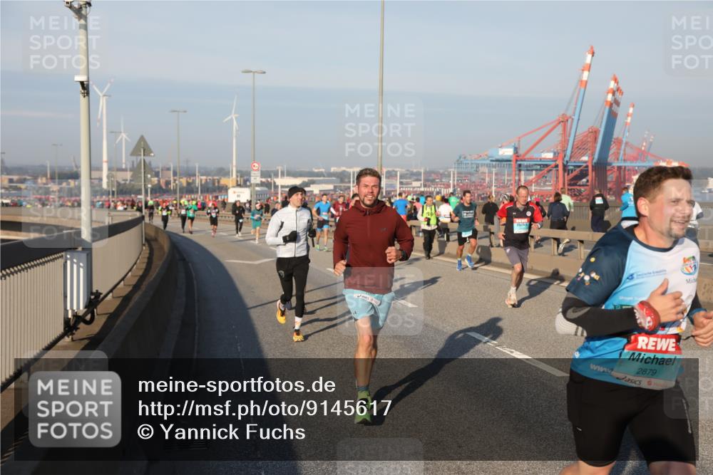 03.10.2025 - Köhlbrandbrückenlauf Yannick Fuchs http://msf.ph/oto/9145617 03.10.2025 08:34:55 Position 2 2879 meine-sportfotos.de