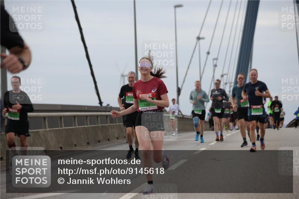 03.10.2025 - Köhlbrandbrückenlauf Jannik Wohlers http://msf.ph/oto/9145618 03.10.2025 15:47:20 Position 1 7203 meine-sportfotos.de