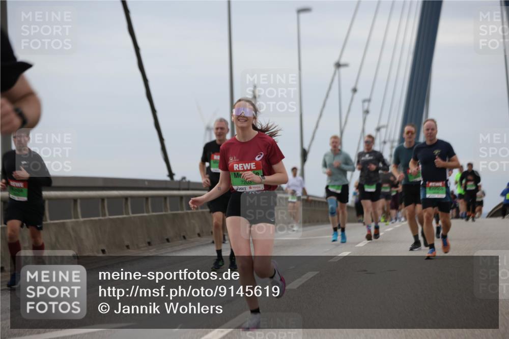 03.10.2025 - Köhlbrandbrückenlauf Jannik Wohlers http://msf.ph/oto/9145619 03.10.2025 15:47:20 Position 1 2004, 7203 meine-sportfotos.de