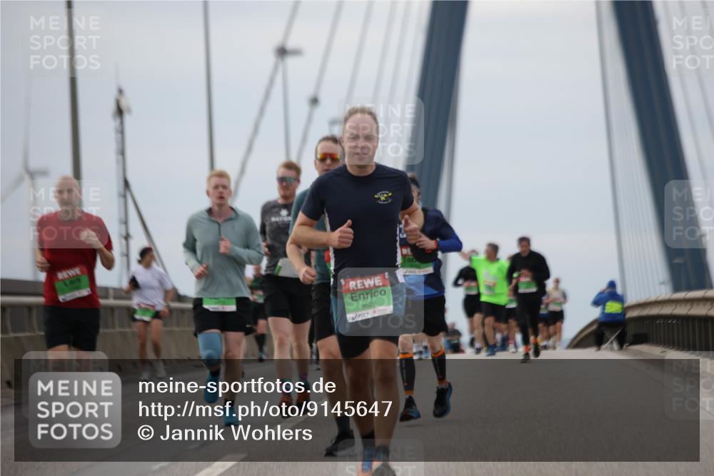 03.10.2025 - Köhlbrandbrückenlauf Jannik Wohlers http://msf.ph/oto/9145647 03.10.2025 15:47:23 Position 1 9628 meine-sportfotos.de