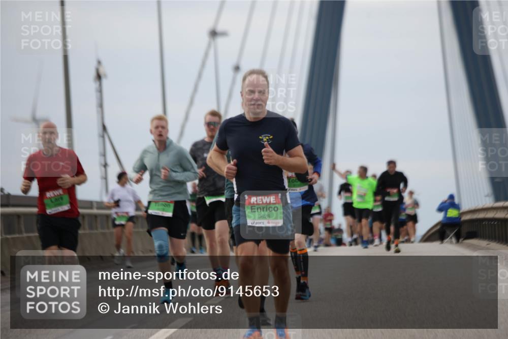 03.10.2025 - Köhlbrandbrückenlauf Jannik Wohlers http://msf.ph/oto/9145653 03.10.2025 15:47:23 Position 1 00, 9628 meine-sportfotos.de