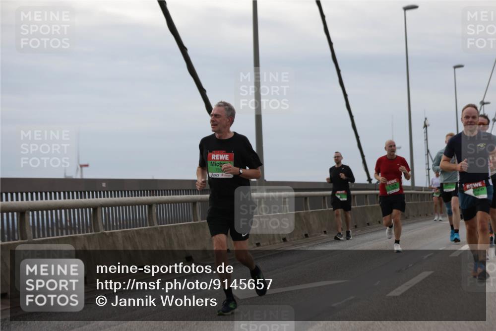 03.10.2025 - Köhlbrandbrückenlauf Jannik Wohlers http://msf.ph/oto/9145657 03.10.2025 15:47:24 Position 1 733 meine-sportfotos.de