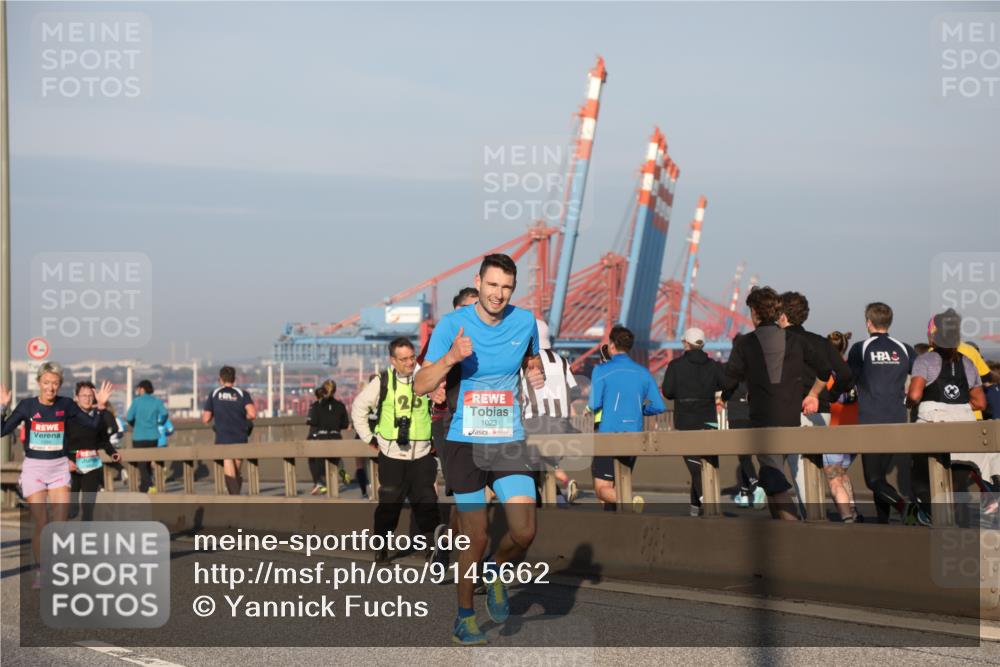 03.10.2025 - Köhlbrandbrückenlauf Yannick Fuchs http://msf.ph/oto/9145662 03.10.2025 08:35:03 Position 2 1023 meine-sportfotos.de