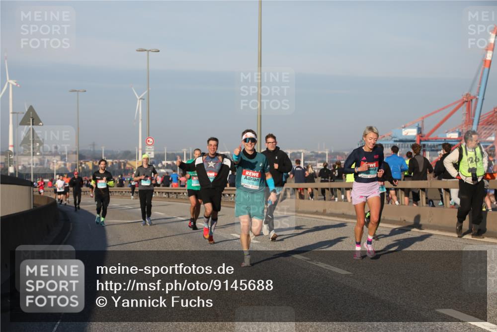 03.10.2025 - Köhlbrandbrückenlauf Yannick Fuchs http://msf.ph/oto/9145688 03.10.2025 08:35:05 Position 2 1275 meine-sportfotos.de