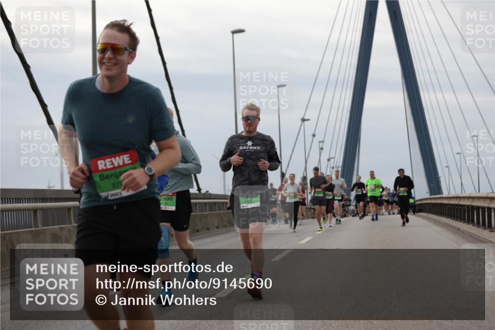 03.10.2025 - Köhlbrandbrückenlauf Jannik Wohlers http://msf.ph/oto/9145690 03.10.2025 15:47:28 Position 1 875, 9419, 9420 meine-sportfotos.de