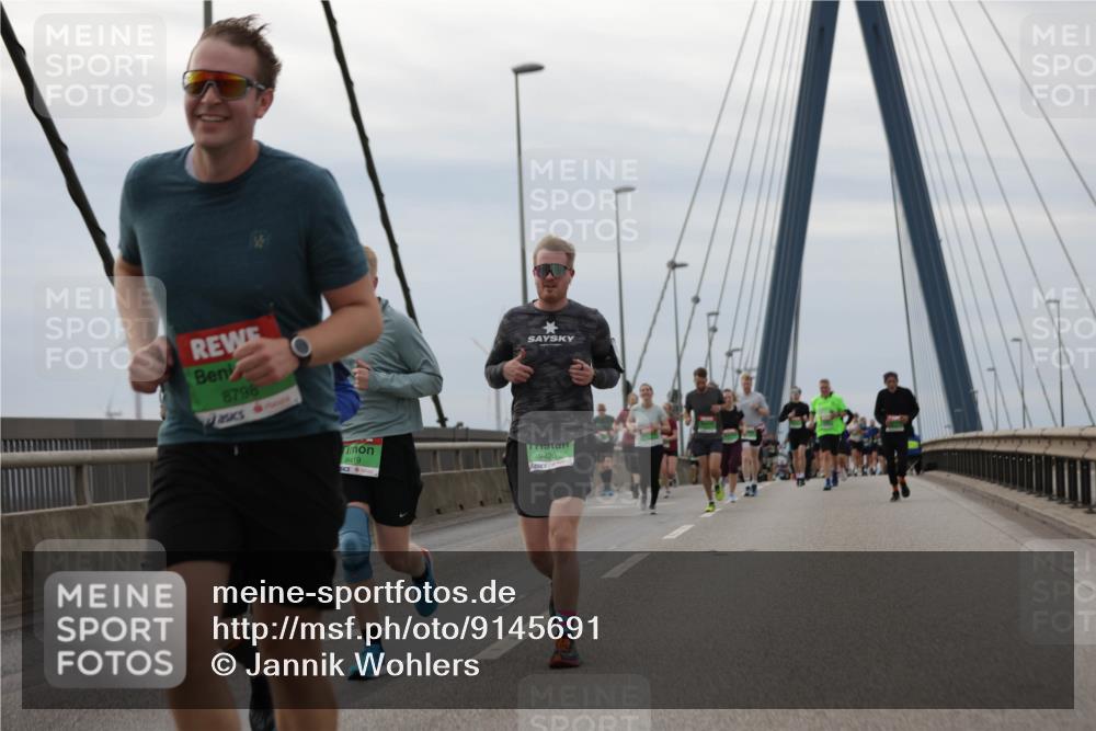 03.10.2025 - Köhlbrandbrückenlauf Jannik Wohlers http://msf.ph/oto/9145691 03.10.2025 15:47:28 Position 1 8798, 9419, 9420 meine-sportfotos.de