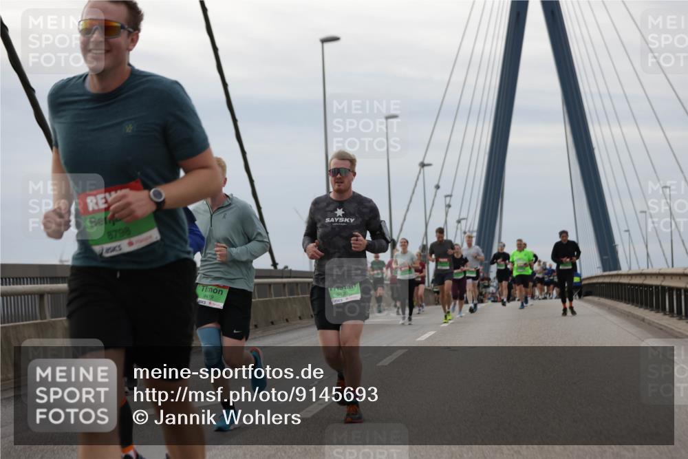 03.10.2025 - Köhlbrandbrückenlauf Jannik Wohlers http://msf.ph/oto/9145693 03.10.2025 15:47:28 Position 1 8798, 9419, 9420 meine-sportfotos.de