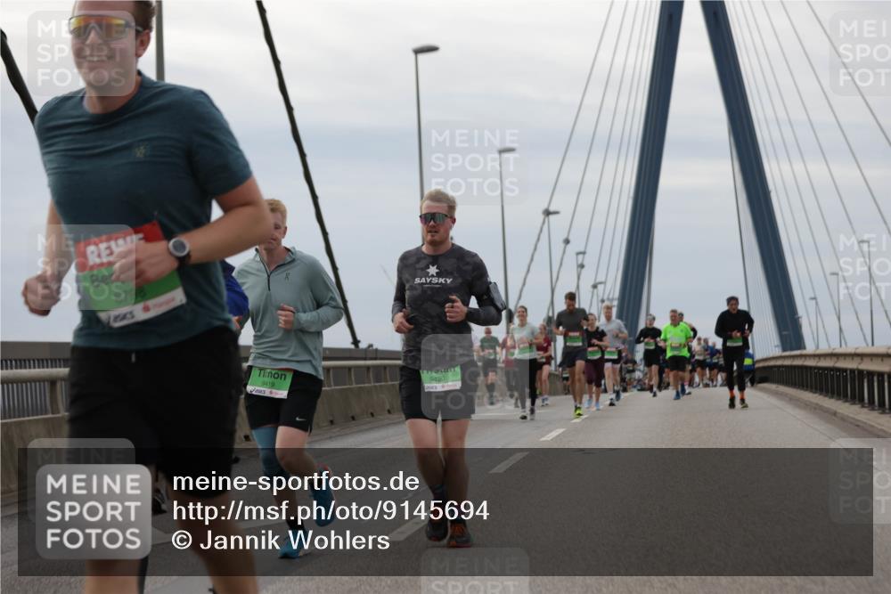 03.10.2025 - Köhlbrandbrückenlauf Jannik Wohlers http://msf.ph/oto/9145694 03.10.2025 15:47:28 Position 1 8798, 9419, 9420 meine-sportfotos.de