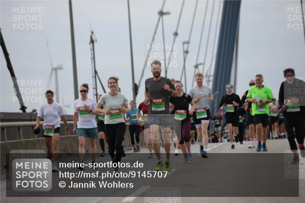03.10.2025 - Köhlbrandbrückenlauf Jannik Wohlers http://msf.ph/oto/9145707 03.10.2025 15:47:30 Position 1 7613, 7566 meine-sportfotos.de