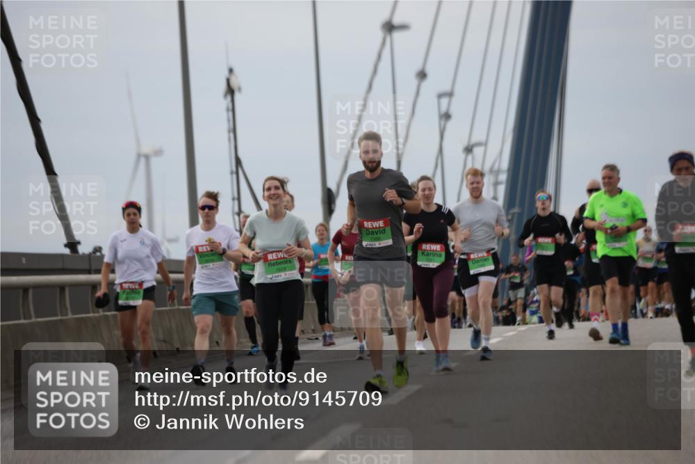 03.10.2025 - Köhlbrandbrückenlauf Jannik Wohlers http://msf.ph/oto/9145709 03.10.2025 15:47:30 Position 1 7613, 7566 meine-sportfotos.de