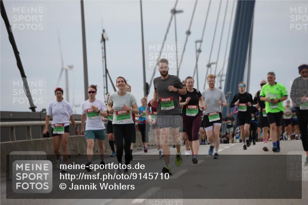 03.10.2025 - Köhlbrandbrückenlauf Jannik Wohlers http://msf.ph/oto/9145710 03.10.2025 15:47:30 Position 1 7613, 7566, 7161 meine-sportfotos.de