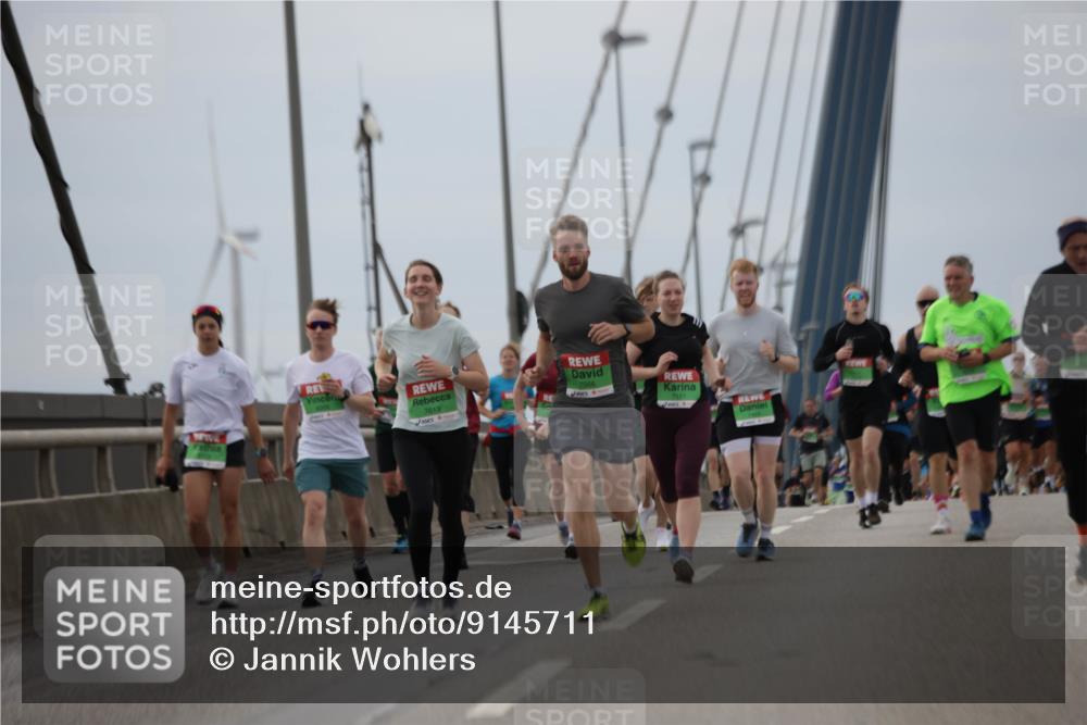 03.10.2025 - Köhlbrandbrückenlauf Jannik Wohlers http://msf.ph/oto/9145711 03.10.2025 15:47:30 Position 1 7566, 7613 meine-sportfotos.de