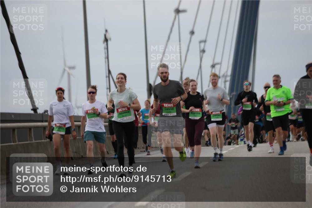 03.10.2025 - Köhlbrandbrückenlauf Jannik Wohlers http://msf.ph/oto/9145713 03.10.2025 15:47:30 Position 1 7613, 7566, 7161 meine-sportfotos.de
