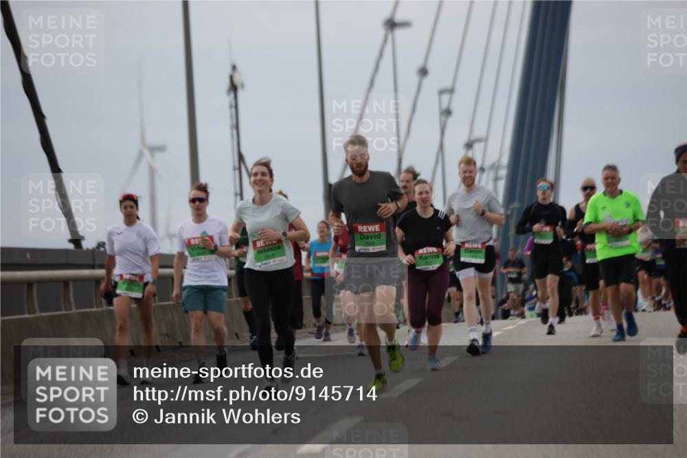 03.10.2025 - Köhlbrandbrückenlauf Jannik Wohlers http://msf.ph/oto/9145714 03.10.2025 15:47:30 Position 1 7613, 7566 meine-sportfotos.de