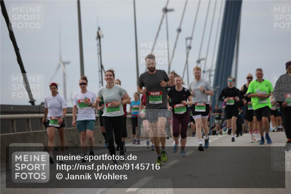 03.10.2025 - Köhlbrandbrückenlauf Jannik Wohlers http://msf.ph/oto/9145716 03.10.2025 15:47:30 Position 1 7566, 7613, 7161 meine-sportfotos.de