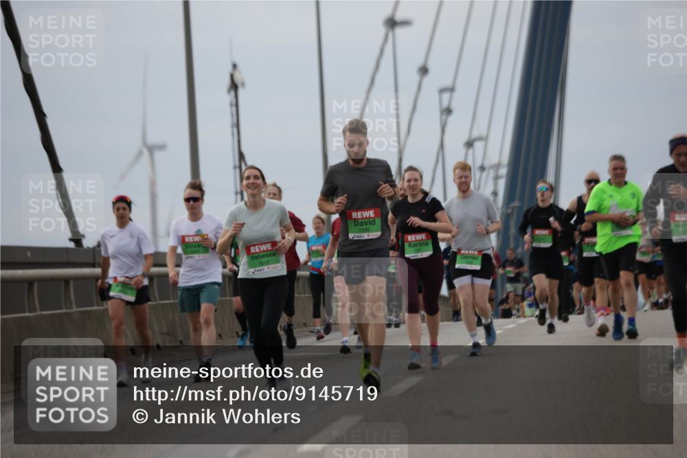 03.10.2025 - Köhlbrandbrückenlauf Jannik Wohlers http://msf.ph/oto/9145719 03.10.2025 15:47:30 Position 1 7613, 7566, 7161 meine-sportfotos.de