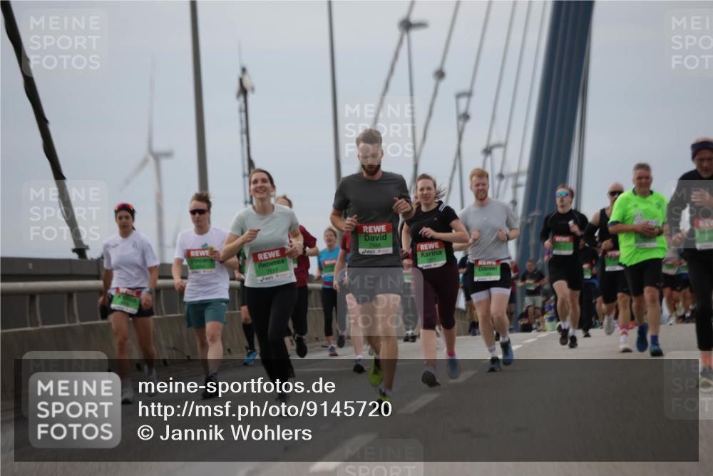 03.10.2025 - Köhlbrandbrückenlauf Jannik Wohlers http://msf.ph/oto/9145720 03.10.2025 15:47:30 Position 1 7613, 7566, 7161 meine-sportfotos.de