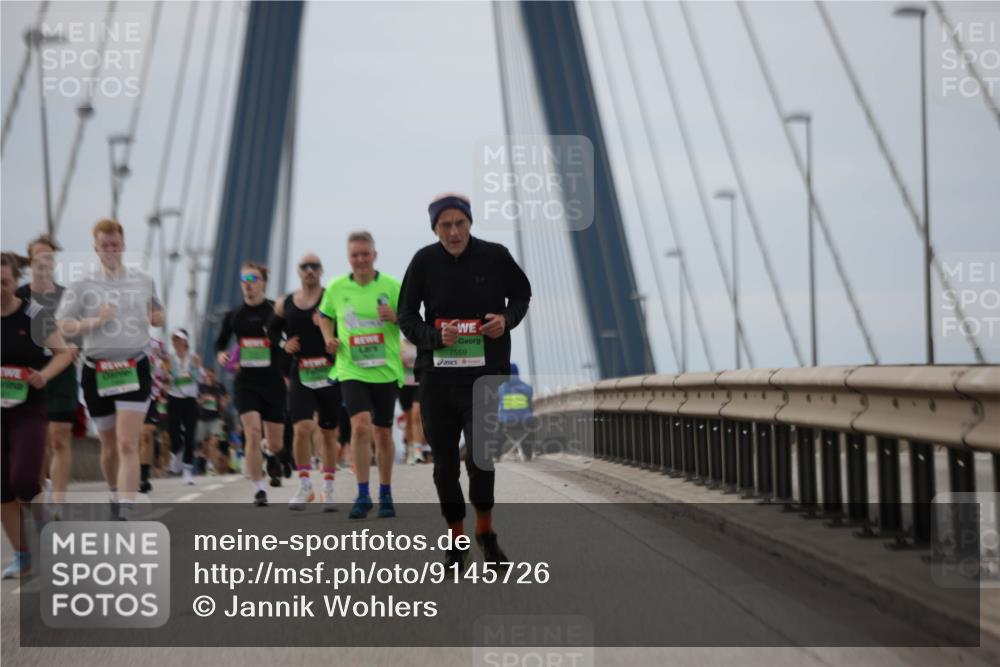 03.10.2025 - Köhlbrandbrückenlauf Jannik Wohlers http://msf.ph/oto/9145726 03.10.2025 15:47:31 Position 1 7559 meine-sportfotos.de