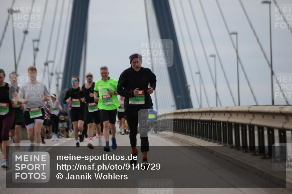 03.10.2025 - Köhlbrandbrückenlauf Jannik Wohlers http://msf.ph/oto/9145729 03.10.2025 15:47:31 Position 1 7559 meine-sportfotos.de