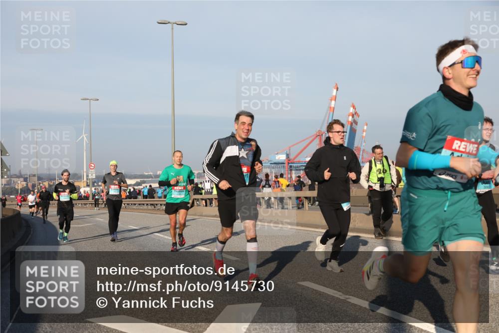 03.10.2025 - Köhlbrandbrückenlauf Yannick Fuchs http://msf.ph/oto/9145730 03.10.2025 08:35:08 Position 2 3083 meine-sportfotos.de