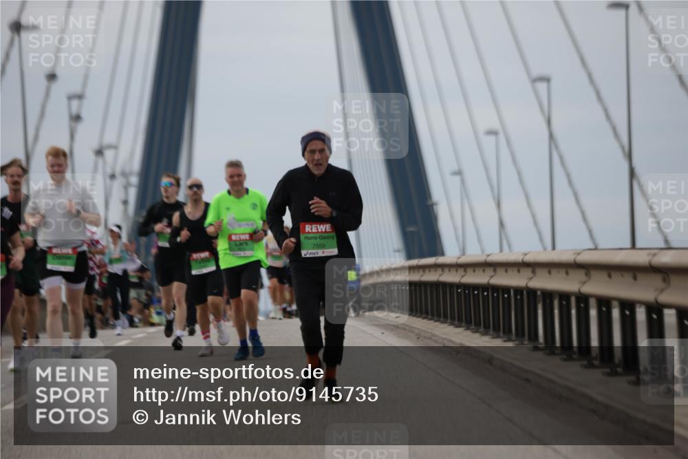03.10.2025 - Köhlbrandbrückenlauf Jannik Wohlers http://msf.ph/oto/9145735 03.10.2025 15:47:32 Position 1 7559 meine-sportfotos.de