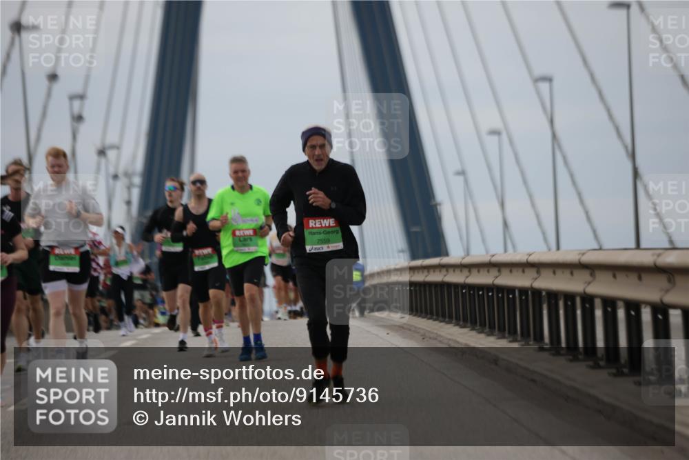 03.10.2025 - Köhlbrandbrückenlauf Jannik Wohlers http://msf.ph/oto/9145736 03.10.2025 15:47:32 Position 1 7559 meine-sportfotos.de