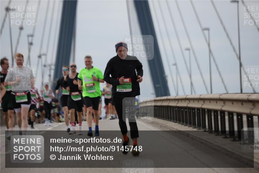 03.10.2025 - Köhlbrandbrückenlauf Jannik Wohlers http://msf.ph/oto/9145748 03.10.2025 15:47:32 Position 1 7559 meine-sportfotos.de