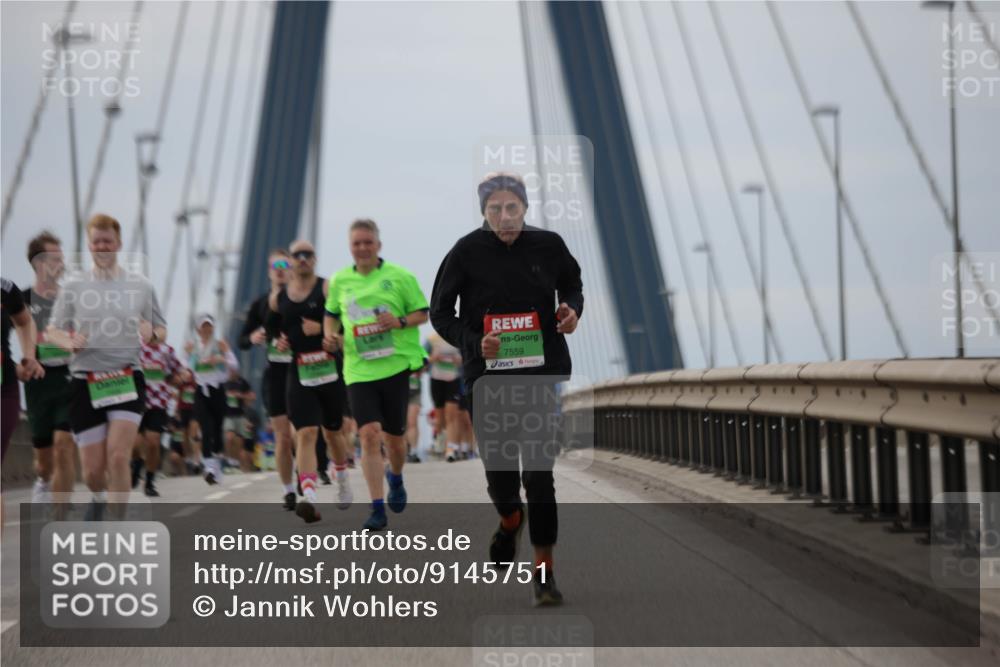 03.10.2025 - Köhlbrandbrückenlauf Jannik Wohlers http://msf.ph/oto/9145751 03.10.2025 15:47:32 Position 1 7559 meine-sportfotos.de