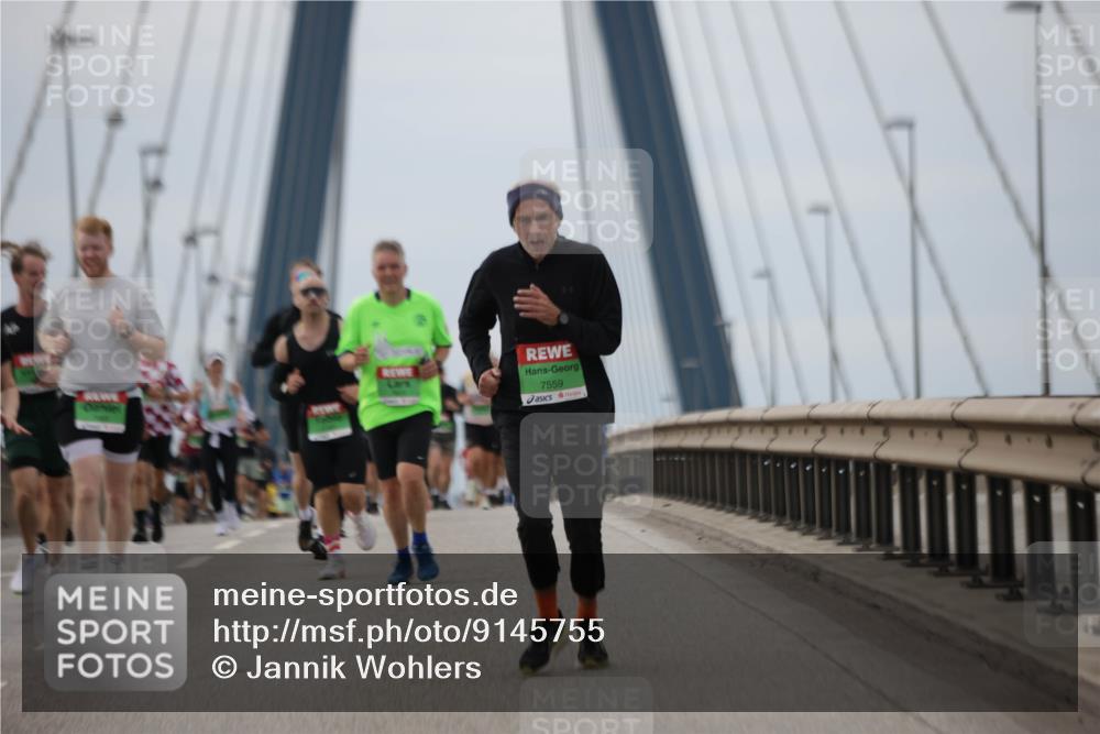 03.10.2025 - Köhlbrandbrückenlauf Jannik Wohlers http://msf.ph/oto/9145755 03.10.2025 15:47:32 Position 1 7559 meine-sportfotos.de