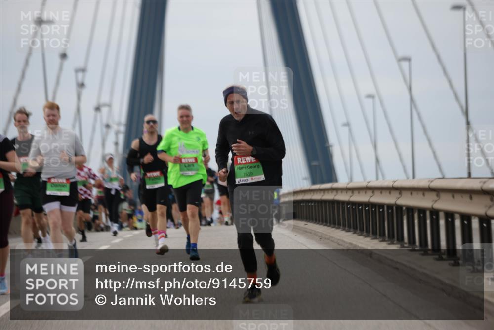 03.10.2025 - Köhlbrandbrückenlauf Jannik Wohlers http://msf.ph/oto/9145759 03.10.2025 15:47:32 Position 1 7559 meine-sportfotos.de