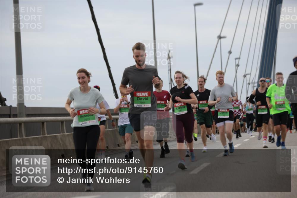 03.10.2025 - Köhlbrandbrückenlauf Jannik Wohlers http://msf.ph/oto/9145760 03.10.2025 15:47:33 Position 1 7613, 7566, 7161 meine-sportfotos.de