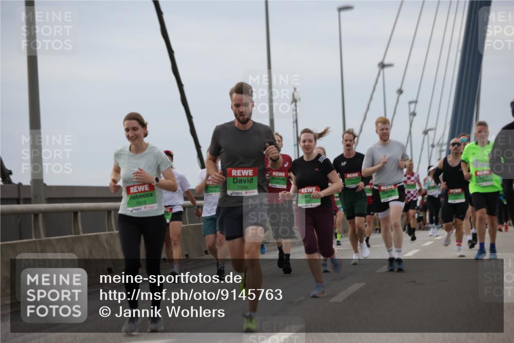 03.10.2025 - Köhlbrandbrückenlauf Jannik Wohlers http://msf.ph/oto/9145763 03.10.2025 15:47:33 Position 1 7613, 7566, 7161 meine-sportfotos.de