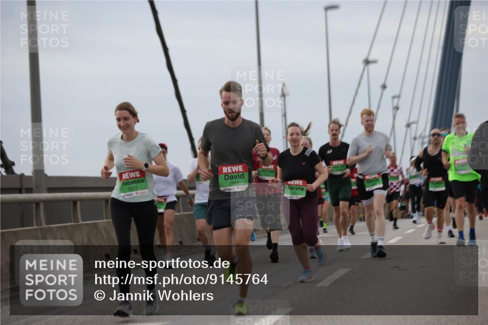 03.10.2025 - Köhlbrandbrückenlauf Jannik Wohlers http://msf.ph/oto/9145764 03.10.2025 15:47:34 Position 1 7613, 7566, 7161 meine-sportfotos.de