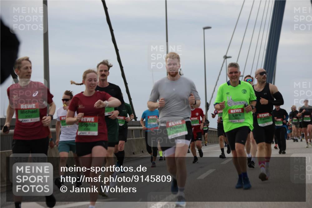 03.10.2025 - Köhlbrandbrückenlauf Jannik Wohlers http://msf.ph/oto/9145809 03.10.2025 15:47:38 Position 1 541, 9067, 9066, 7469, 7615 meine-sportfotos.de