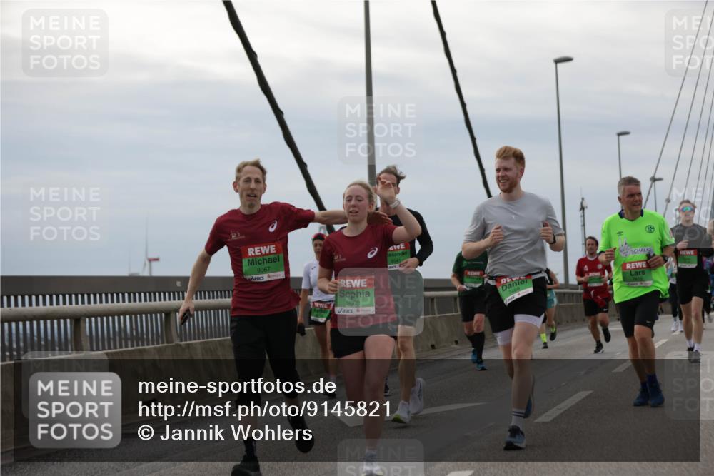 03.10.2025 - Köhlbrandbrückenlauf Jannik Wohlers http://msf.ph/oto/9145821 03.10.2025 15:47:38 Position 1 9067, 9068, 7615 meine-sportfotos.de