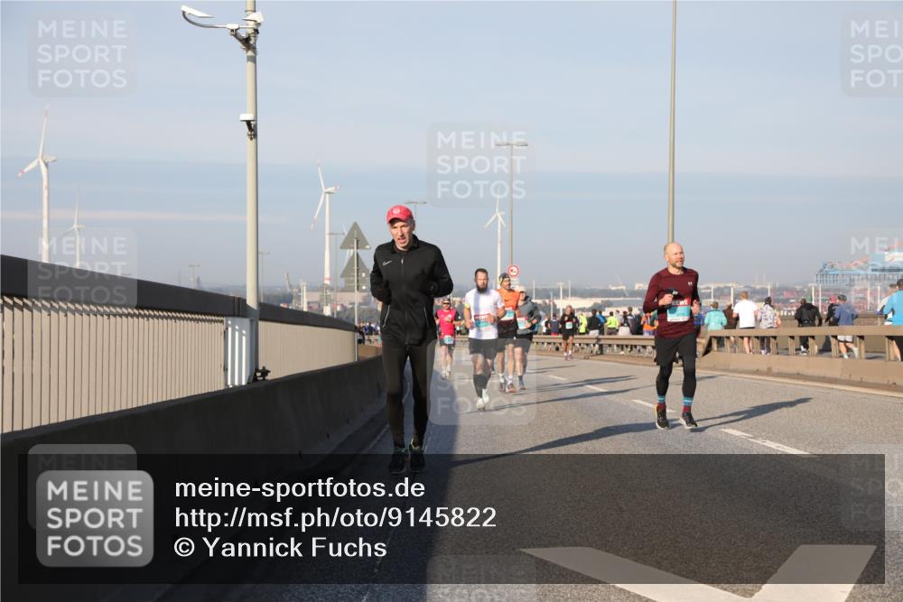 03.10.2025 - Köhlbrandbrückenlauf Yannick Fuchs http://msf.ph/oto/9145822 03.10.2025 08:35:16 Position 2  meine-sportfotos.de