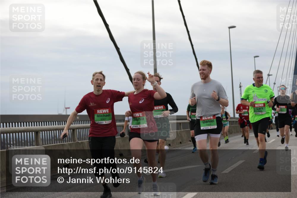 03.10.2025 - Köhlbrandbrückenlauf Jannik Wohlers http://msf.ph/oto/9145824 03.10.2025 15:47:38 Position 1 9067, 9068, 8541, 7469, 7615 meine-sportfotos.de