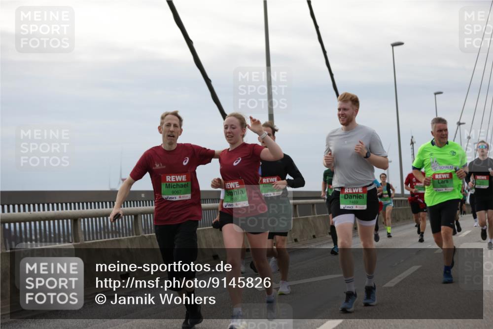 03.10.2025 - Köhlbrandbrückenlauf Jannik Wohlers http://msf.ph/oto/9145826 03.10.2025 15:47:38 Position 1 9067, 9068, 8541, 7469, 3, 7615 meine-sportfotos.de