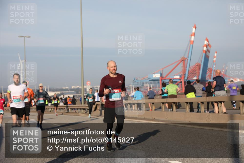 03.10.2025 - Köhlbrandbrückenlauf Yannick Fuchs http://msf.ph/oto/9145827 03.10.2025 08:35:18 Position 2 3834 meine-sportfotos.de