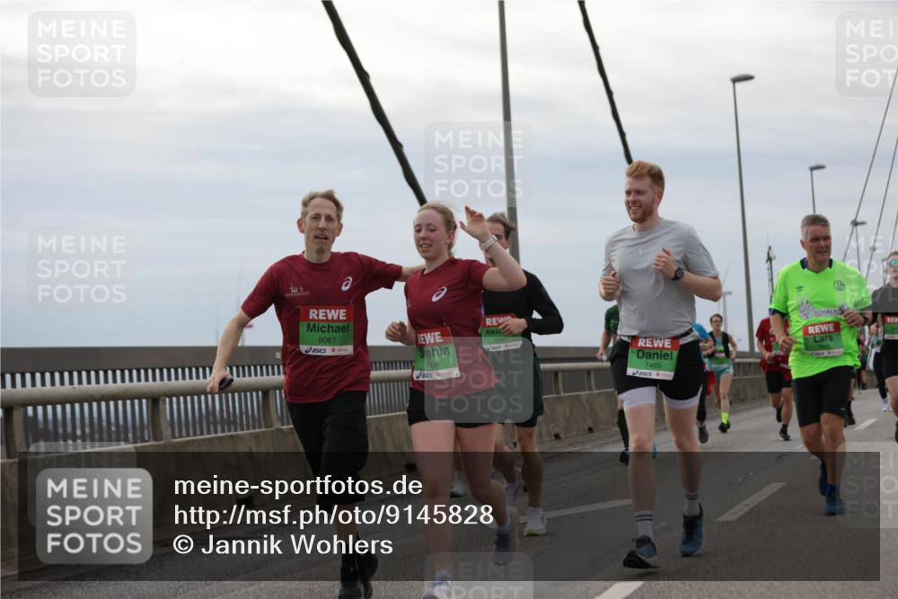 03.10.2025 - Köhlbrandbrückenlauf Jannik Wohlers http://msf.ph/oto/9145828 03.10.2025 15:47:39 Position 1 9067, 9068, 8541, 7469, 7615 meine-sportfotos.de
