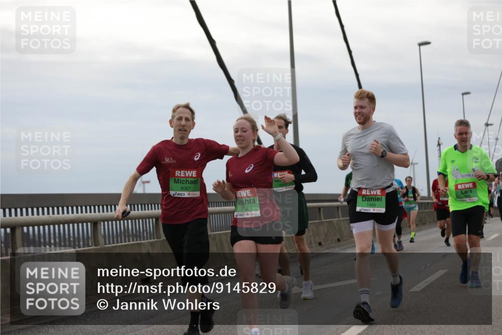 03.10.2025 - Köhlbrandbrückenlauf Jannik Wohlers http://msf.ph/oto/9145829 03.10.2025 15:47:39 Position 1 9067, 9068, 8541, 7469, 7615 meine-sportfotos.de