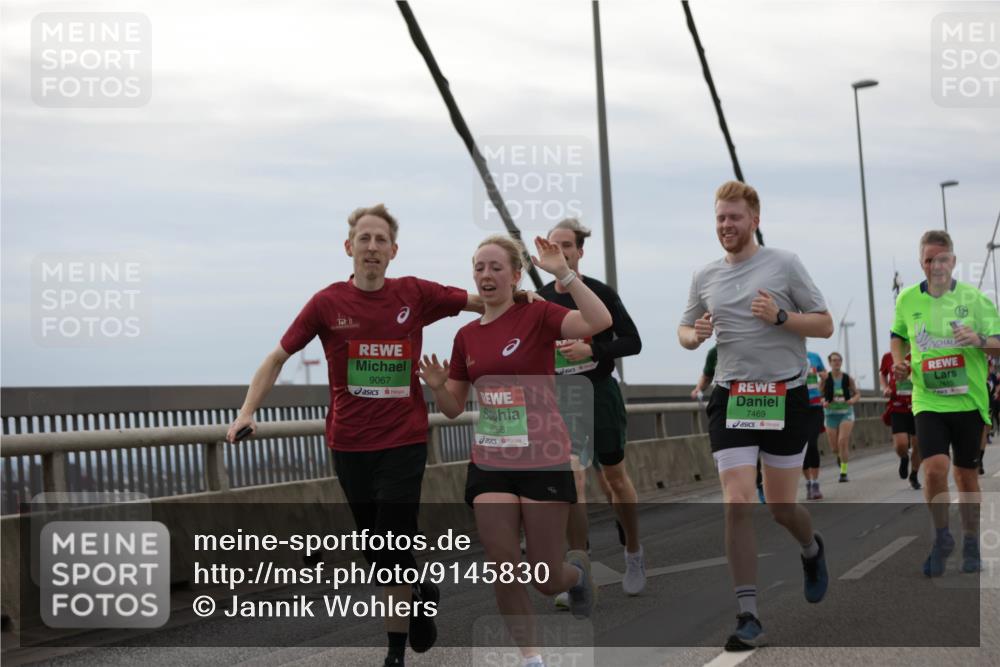 03.10.2025 - Köhlbrandbrückenlauf Jannik Wohlers http://msf.ph/oto/9145830 03.10.2025 15:47:39 Position 1 9067, 9068, 7469, 7615 meine-sportfotos.de