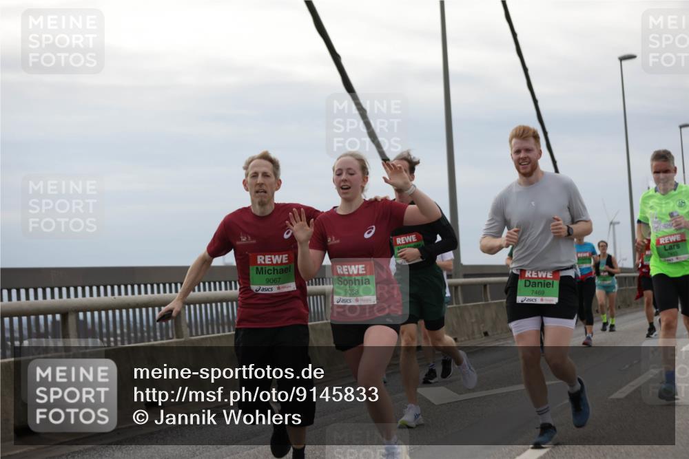03.10.2025 - Köhlbrandbrückenlauf Jannik Wohlers http://msf.ph/oto/9145833 03.10.2025 15:47:39 Position 1 9067, 9068, 7469, 7615 meine-sportfotos.de