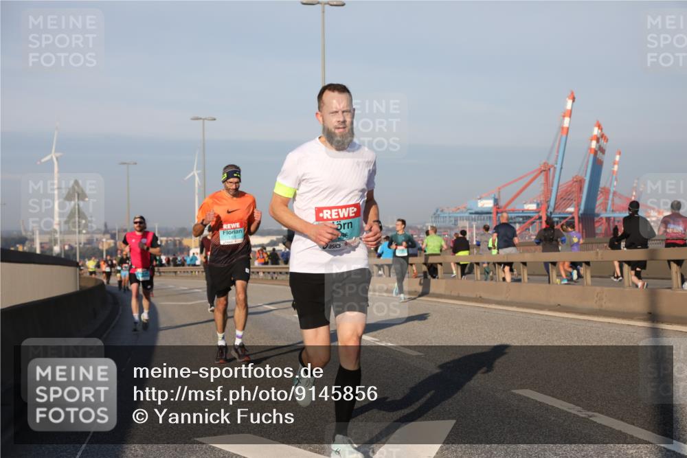 03.10.2025 - Köhlbrandbrückenlauf Yannick Fuchs http://msf.ph/oto/9145856 03.10.2025 08:35:20 Position 2 36, 2025 meine-sportfotos.de