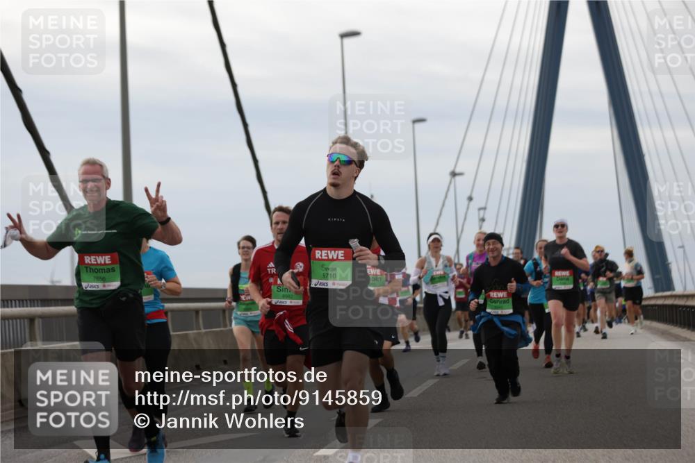 03.10.2025 - Köhlbrandbrückenlauf Jannik Wohlers http://msf.ph/oto/9145859 03.10.2025 15:47:41 Position 1 7656, 9710, 8982 meine-sportfotos.de