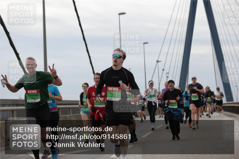 03.10.2025 - Köhlbrandbrückenlauf Jannik Wohlers http://msf.ph/oto/9145861 03.10.2025 15:47:41 Position 1 7656, 8982, 9710, 9341 meine-sportfotos.de